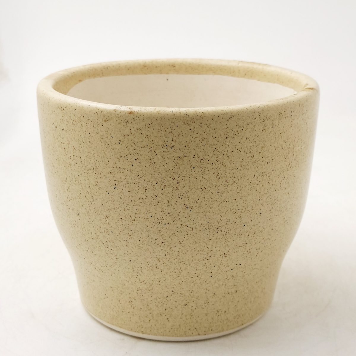 Cone beige pot