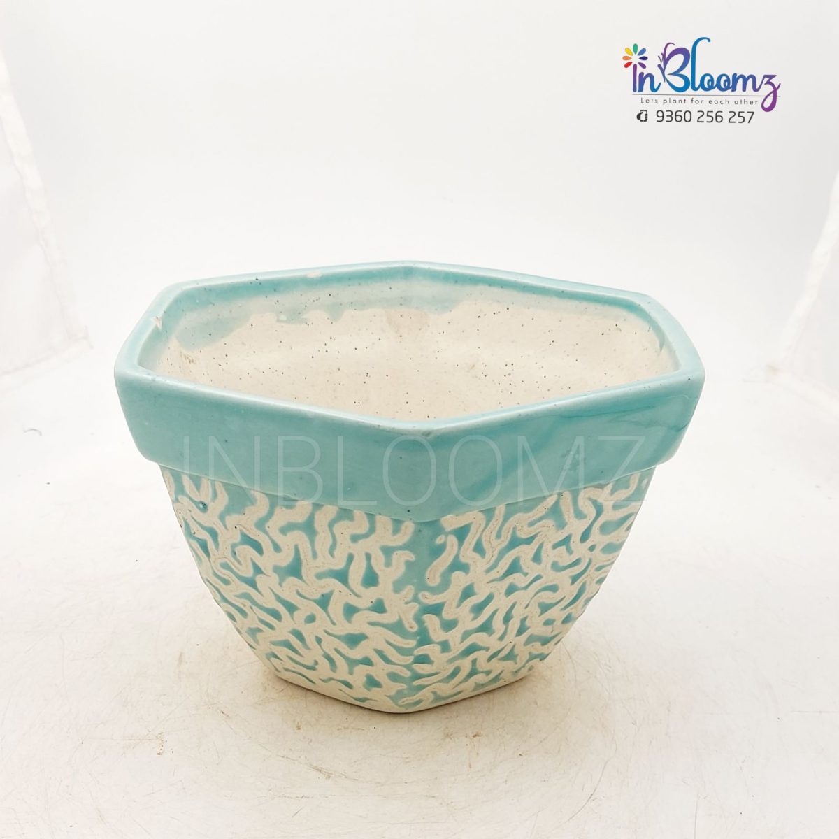 Hexagon design pot