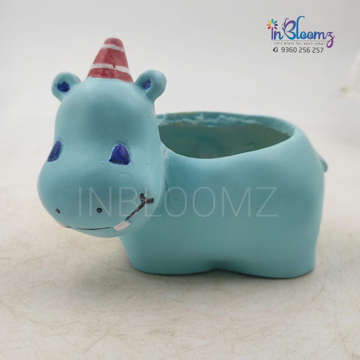 Rhino resin pot